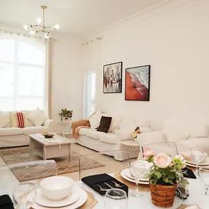Yas Bliss Cozy 2Br Apartment شقة